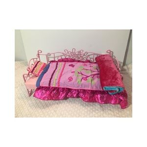 Doll bed